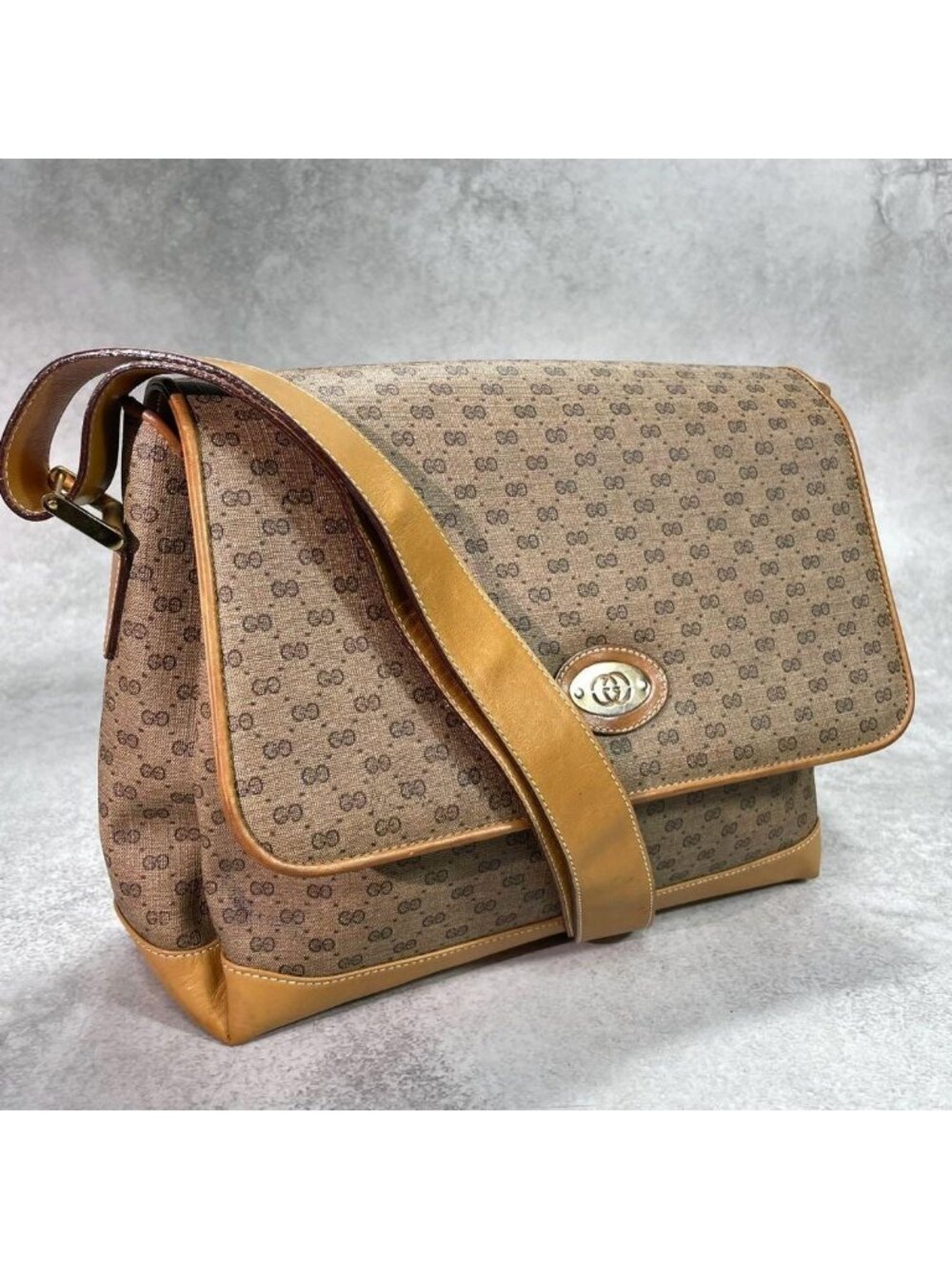 Gucci GG Shoulder Bag Brown Beige Logo Leather